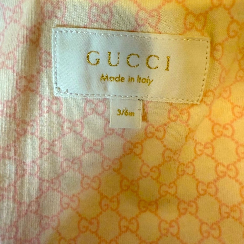 Gucci Shiny Pink Kids Raincoat Sz 3-6 mos - Picture 2 of 6